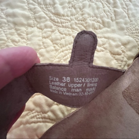 Dansko Gold Sandals Size 38 - Picture 8 of 11